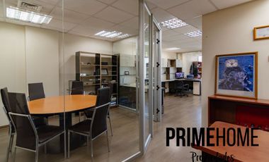 Amplia oficina amoblada con insuperable vista en pleno Providencia