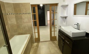 CASA EN VENTA EN NEPAL/CHINCHINA