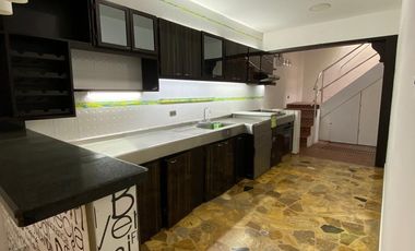 CASA EN VENTA EN NEPAL/CHINCHINA