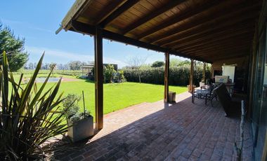 VENTA | CASA QUINTA CON PILETA| BARRIO LA ARMONIA