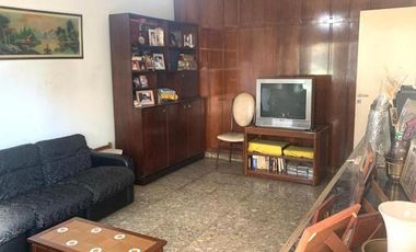 CASA PH AL FRENTE EN EXCELENTE ESTADO
