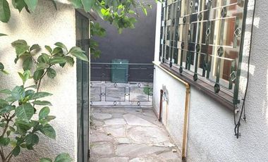 CASA PH AL FRENTE EN EXCELENTE ESTADO
