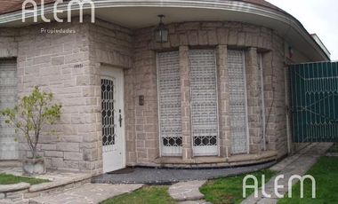 Chalet en venta en Lomas de Zamora | APTO VARIOS DESTINOS