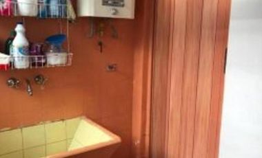 Chalet construido sobre lote de 8,66 x 23,04