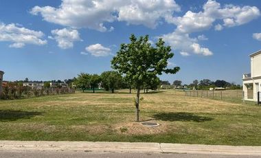 Hermoso Lote al Golf , Harás Santa María, Escobar.