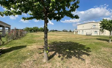 Hermoso Lote al Golf , Harás Santa María, Escobar.