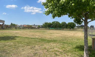 Hermoso Lote al Golf , Harás Santa María, Escobar.