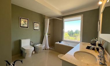 Casa en Venta en San Isidro Labrador al golf