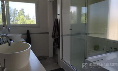Casa en venta/alquiler al río en San Benito!