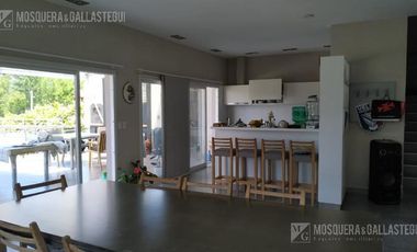Casa en venta/alquiler al río en San Benito!