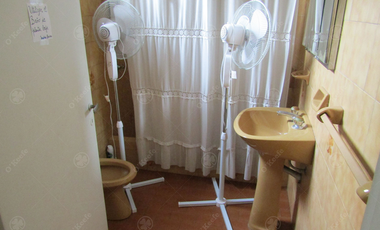 Casa en venta, 4 ambientes, en quilmes centro, amplia cochera