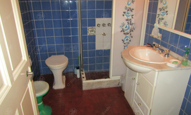 Casa en venta, 4 ambientes, en quilmes centro, amplia cochera