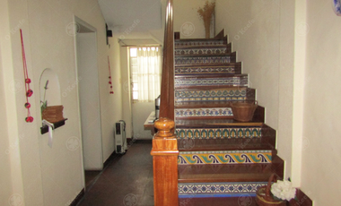 Casa en venta, 4 ambientes, en quilmes centro, amplia cochera