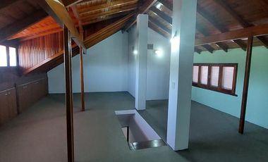 Importante residencia de 5 ambientes – Morón Sur