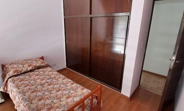 Importante residencia de 5 ambientes – Morón Sur
