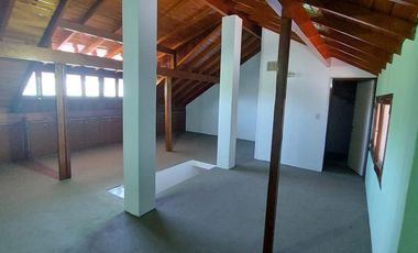 Importante residencia de 5 ambientes – Morón Sur