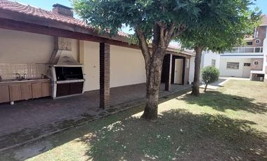 Importante residencia de 5 ambientes – Morón Sur
