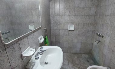 Importante residencia de 5 ambientes – Morón Sur