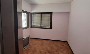 Importante residencia de 5 ambientes – Morón Sur