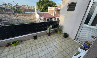 Casa con 5 domitorios con jardín, parrilla y cochera - Wilde