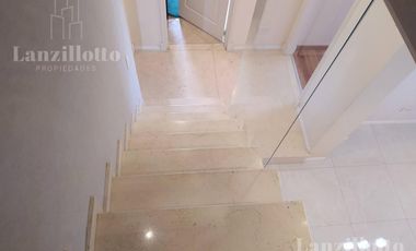 4 amb único en su estilo dos cocheras cubiertas y baulera