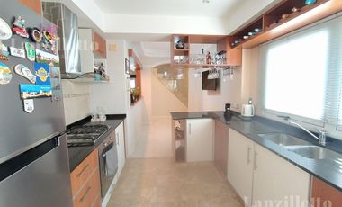 4 amb único en su estilo dos cocheras cubiertas y baulera