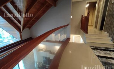 4 amb único en su estilo dos cocheras cubiertas y baulera