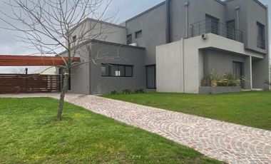 Casa - El Canton