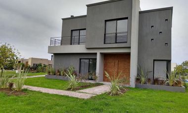Casa - El Canton
