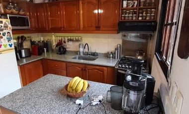 Triplex de 3 ambientes en excelente estado