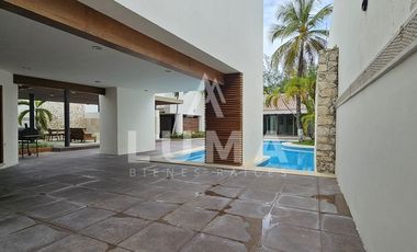 Hermosa casa en venta en colonia Playa Norte