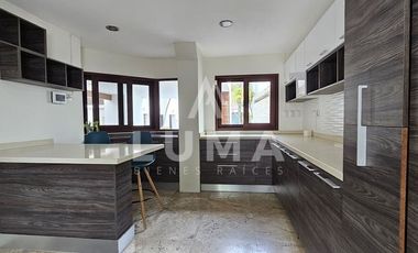 Hermosa casa en venta en colonia Playa Norte