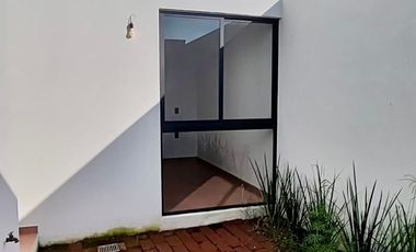 Casa 1 Planta 3 Recámaras Zona Norte Residencial Colima ZENTRALIA Coto