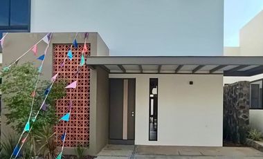 Casa 1 Planta 3 Recámaras Zona Norte Residencial Colima ZENTRALIA Coto