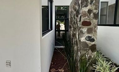 Casa 1 Planta 3 Recámaras Zona Norte Residencial Colima ZENTRALIA Coto
