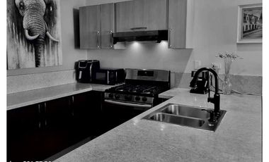 VENTA DE APARTAMENTO CENTRICO CON VISTA AL MAR EN AV BALBOA PH H2O YL