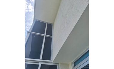 VENTA DE APARTAMENTO CENTRICO CON VISTA AL MAR EN AV BALBOA PH H2O YL