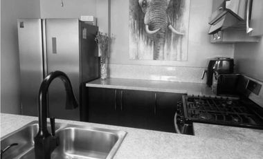 VENTA DE APARTAMENTO CENTRICO CON VISTA AL MAR EN AV BALBOA PH H2O YL