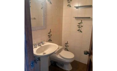 CASA  DUPLEX  EN  ALTOS DEL GOLF  EN LOMA  ALEGRE 5REC 4.5B 450M2