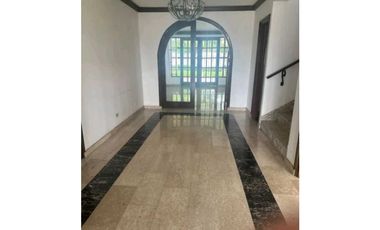 CASA  DUPLEX  EN  ALTOS DEL GOLF  EN LOMA  ALEGRE 5REC 4.5B 450M2