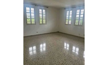 CASA  DUPLEX  EN  ALTOS DEL GOLF  EN LOMA  ALEGRE 5REC 4.5B 450M2