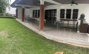 CASA  DUPLEX  EN  ALTOS DEL GOLF  EN LOMA  ALEGRE 5REC 4.5B 450M2