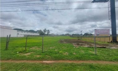Se vende terreno en area comercial Chitré.