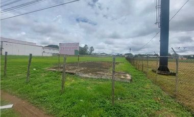 Se vende terreno en area comercial Chitré.
