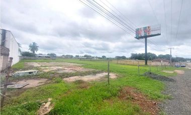 Se vende terreno en area comercial Chitré.
