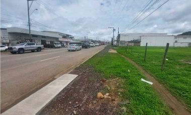 Se vende terreno en area comercial Chitré.