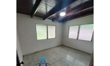 VENTA DE CASA ENORME EN BETANIA