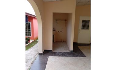 SE ALQUILA CASA EN BRISAS DEL GOLF
