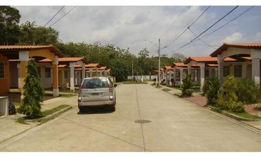 SE ALQUILA CASA EN BRISAS DEL GOLF