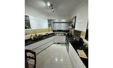 VENTA CHALET 5 DORMITORIOS CON PH ACCESSO INDEPENDIENTE S/ AV EDISION